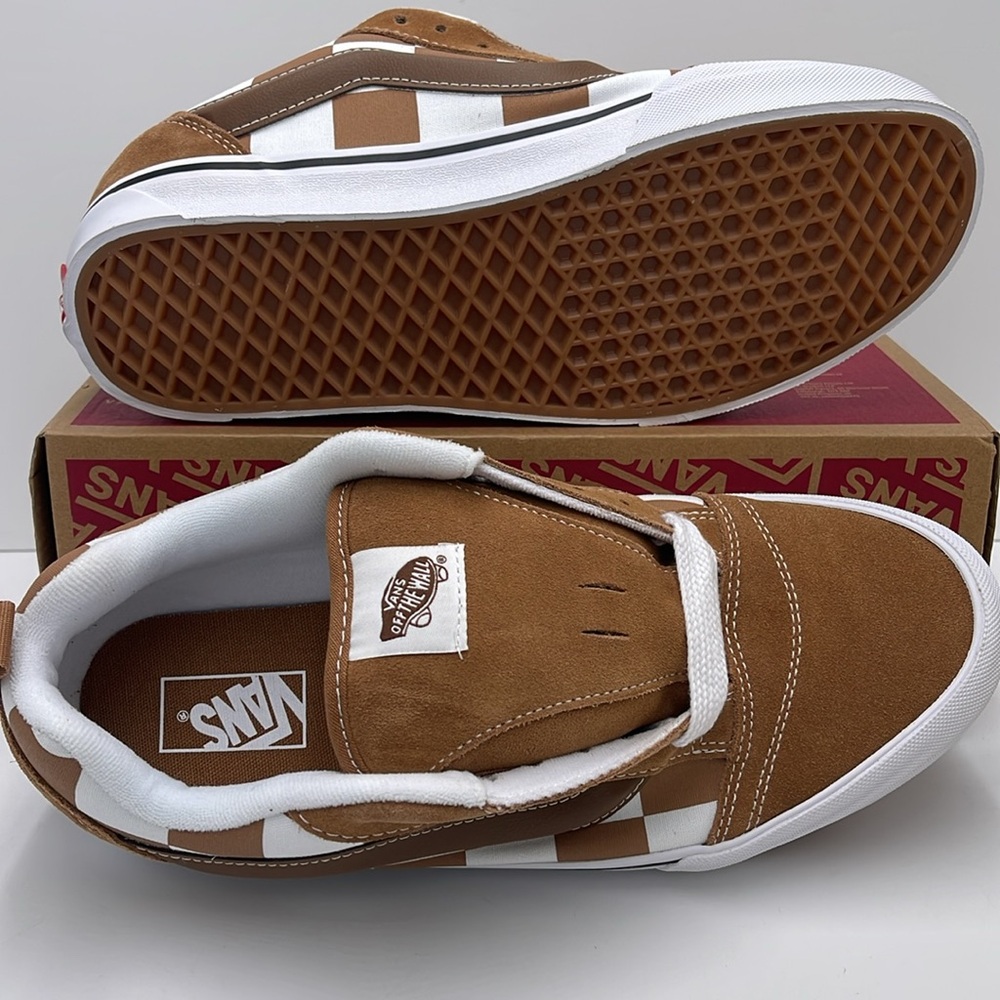 Vans Men’s Knu Skool
Mega Check Brown
VN000CRPBRO Brown and White Checkered Shoe - Picture 4 of 16